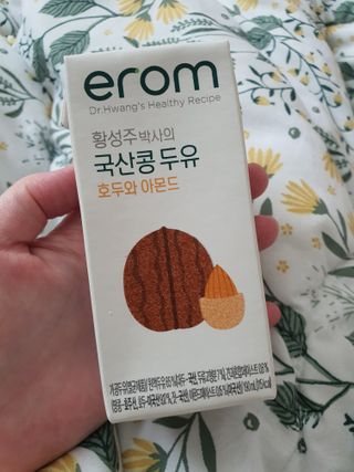 이롬 erom 황성주박사의 국산콩 두유 호두와 아몬드 — 5점을 준 리뷰어가 2020년 12월 올린 사용 사진