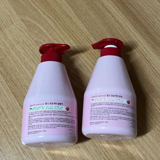 [과일나라] 피부가 마시는 딸기우유 바디클렌저&바디로션 — 5점을 준 리뷰어가 2022년 10월 올린 사용 사진
