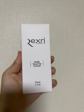 렉스리 데일리 톤업 크림 Rexri Daily Tone Up Cream — 5점을 준 리뷰어가 2022년 10월 올린 사용 사진