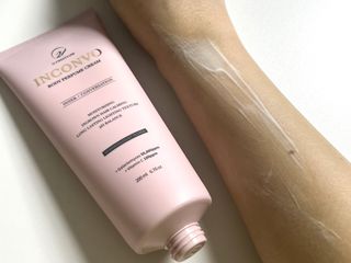 오투에니원 인컨보 바디 퍼퓸 크림 200ml — 4.5점을 준 리뷰어가 2023년 2월 올린 사용 사진