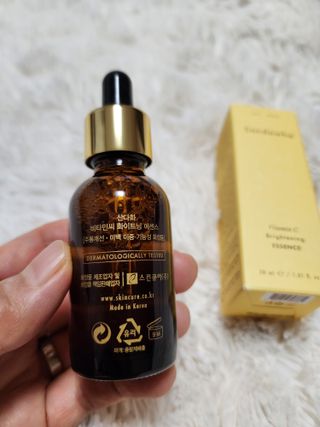 스킨큐어 산다화 비타민c 화이트닝 에센스 30ml — 4.5점을 준 리뷰어가 2024년 1월 올린 사용 사진