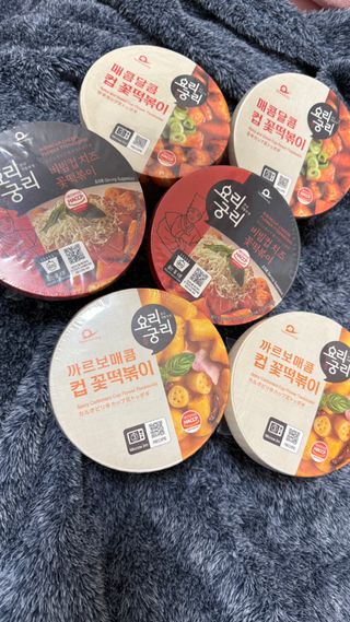 나우  [요리궁리] B타입 ( 매콤, 치즈, 매콤까르보 ) 꽃떡볶이 6개입 세트 — 5점을 준 리뷰어가 2025년 3월 올린 사용 사진