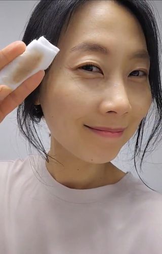[후르디아] 눈시림없는 올영 립앤아이 리무버 — 5점을 준 리뷰어가 2024년 1월 올린 사용 사진