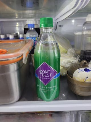 몽베스트 Montbest with Sparkling water Plain 20병 — 5점을 준 리뷰어가 2021년 11월 올린 사용 사진