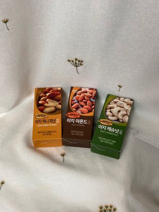 짜먹는 이지견과 짜먹는 이지아몬드, 짜먹는 이지허니피넛, 짜먹는 이지캐슈넛 각 10g X  10포 — 4점을 준 리뷰어가 2021년 1월 올린 사용 사진