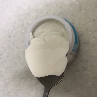 매일바이오 그릭요거트 오리지널 플레인 4개, 로스터리 커피믹스 4개 — 4점을 준 리뷰어가 2021년 12월 올린 사용 사진