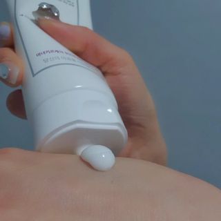 셀프 모이스처라이징 프로텍션 크림 셀프 모이스처라이징 프로텍션크림 — 5점을 준 리뷰어가 2022년 4월 올린 사용 사진
