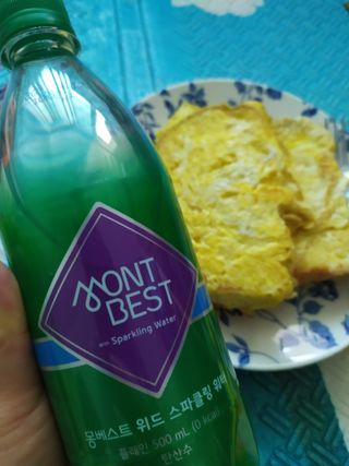 몽베스트 Montbest with Sparkling water Plain 20병 — 4.5점을 준 리뷰어가 2021년 11월 올린 사용 사진