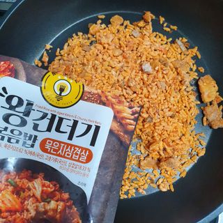한성기업 무볼레 왕건더기 볶음밥 묵은지삼겹살 — 4점을 준 리뷰어가 2021년 10월 올린 사용 사진
