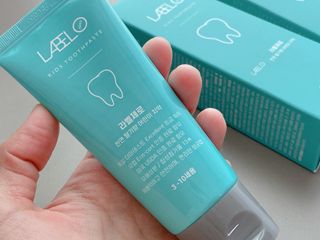 치과에서 쓰는 치약 _ 라벨제로 저불소 꼬마, 키즈, 유아, 베이비, 주니어 안전한 어린이치약 — 5점을 준 리뷰어가 2022년 10월 올린 사용 사진