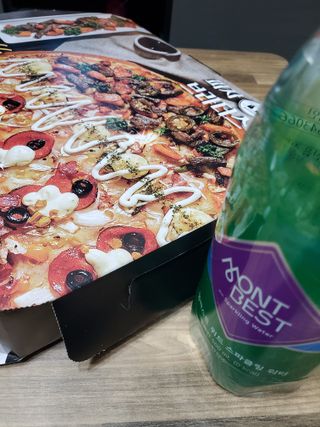 몽베스트 Montbest with Sparkling water Plain 20병 — 5점을 준 리뷰어가 2021년 11월 올린 사용 사진