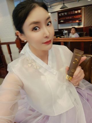산다화 비타민C 화이트닝 크림 — 5점을 준 리뷰어가 2023년 5월 올린 사용 사진