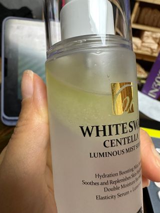 오투에니원 화이트스완 센텔라 루미너스 미스트 세럼 100ml — 5점을 준 리뷰어가 2023년 1월 올린 사용 사진