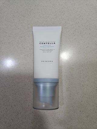 [스킨1004] 마다가스카르 센텔라 히알루-시카 워터핏 선세럼 50ml — 5점을 준 리뷰어가 2024년 5월 올린 사용 사진