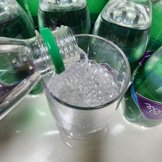 몽베스트 Montbest with Sparkling water Plain 20병 — 5점을 준 리뷰어가 2022년 12월 올린 사용 사진