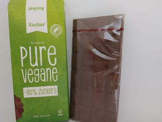 당류2g 자일리톨로 단맛을낸 슈카 퓨어비건 무설탕초콜릿 Xucker vegan 2개입 — 5점을 준 리뷰어가 2021년 4월 올린 사용 사진