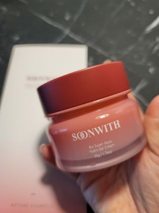 SOONWITH 바이오 수퍼 아쿠아 하이드로 젤 크림 — 4.5점을 준 리뷰어가 2021년 5월 올린 사용 사진