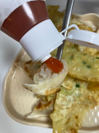 (주)성경순만두 곤약만두.콘치즈만두,삼각당면만두,당면 야끼만두,대구전통 납작만두,떡뽁이 매콤소스,달콤소스 — 4점을 준 리뷰어가 2023년 4월 올린 사용 사진