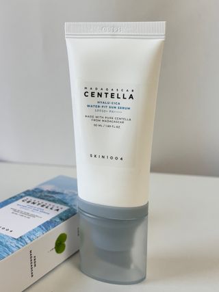 [스킨1004] 마다가스카르 센텔라 히알루-시카 워터핏 선세럼 50ml — 5점을 준 리뷰어가 2024년 5월 올린 사용 사진