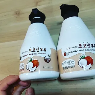 [과일나라] 피부가 마시는 코코넛우유 바디클렌저&바디로션 — 5점을 준 리뷰어가 2022년 3월 올린 사용 사진
