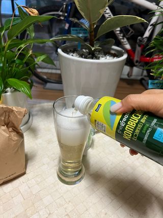 더그레잇티 콤부차 [매일유업] 더그레잇티 44kcal 콤부차 300ml *12개입 (오리지널 6개+베리리치 6개) — 5점을 준 리뷰어가 2023년 8월 올린 사용 사진
