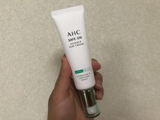 [AHC] 세이프온 에센스 선크림 올리브영 스페셜 증정 기획세트 — 5점을 준 리뷰어가 2022년 6월 올린 사용 사진