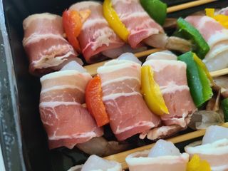 [다물꼬치] 삼겹새우롤꼬치 5개입 350g  + 데리야끼소스 120g + 매운고추소스 120g — 5점을 준 리뷰어가 2021년 12월 올린 사용 사진