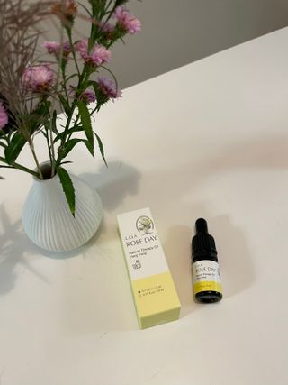 라라로즈데이 시즌2 천연 아로마오일 Y존 케어 속옷향수 이너퍼퓸 5ml  여성의 자존감을 UP시키자 — 4.5점을 준 리뷰어가 2021년 9월 올린 사용 사진