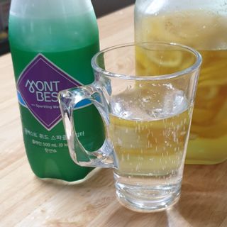 몽베스트 Montbest with Sparkling water Plain 20병 — 5점을 준 리뷰어가 2022년 6월 올린 사용 사진