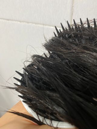 온가족 시원한샴푸 깨끗한두피 샴푸브러쉬 두피스케일링 히트팡블랙에디션 — 5점을 준 리뷰어가 2021년 8월 올린 사용 사진