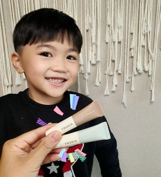 [후르디아] 올리브영 착한보습 비건 립버터 2종 — 5점을 준 리뷰어가 2021년 10월 올린 사용 사진