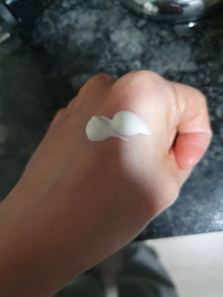 바노바기 코스메틱 바노바기 밀크씨슬 리페어 시카 선스크린 플러스 50ml — 4점을 준 리뷰어가 2023년 3월 올린 사용 사진