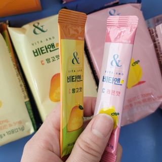 비타앤C 레몬맛, 망고맛 — 5점을 준 리뷰어가 2021년 5월 올린 사용 사진