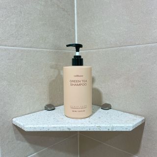 프리마인 더이상 뻣뻣하고 효과없는 탈모샴푸는 NO. 근본부터 케어하는 셀베이스 그린티샴푸(500ml) — 5점을 준 리뷰어가 2023년 4월 올린 사용 사진