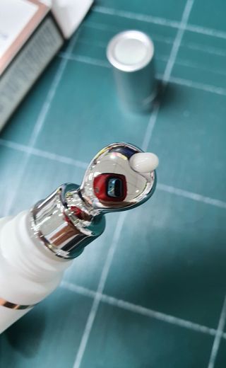 산수시 일루미네이팅 펄 영양 다크서클 스틱 아이 크림 케어 15ml — 4.5점을 준 리뷰어가 2021년 6월 올린 사용 사진