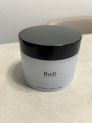 비엔디 2NOW[한글]]BnD 바디 미백 겨드랑이 크림 — 5점을 준 리뷰어가 2025년 2월 올린 사용 사진