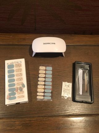 데싱디바 글레이즈 젤네일 시리얼 네일_4종 중 택 1 — 5점을 준 리뷰어가 2021년 9월 올린 사용 사진