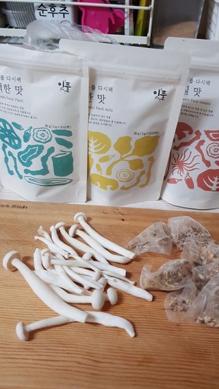 이풀 이로운풀 다시팩 3종세트(담백한맛, 감칠맛, 순한맛) — 4점을 준 리뷰어가 2022년 11월 올린 사용 사진