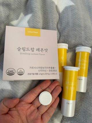 [슬림드랍 레몬맛] 건기식 다이어트 보조제 겸 비타민 — 5점을 준 리뷰어가 2022년 1월 올린 사용 사진