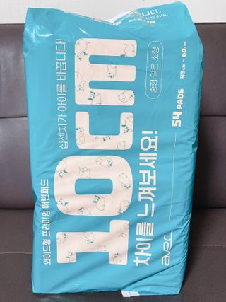 아베크 펫 와이드 프리미엄 중형 애견 강아지 배변 패드 54매 1팩 45g — 5점을 준 리뷰어가 2021년 7월 올린 사용 사진