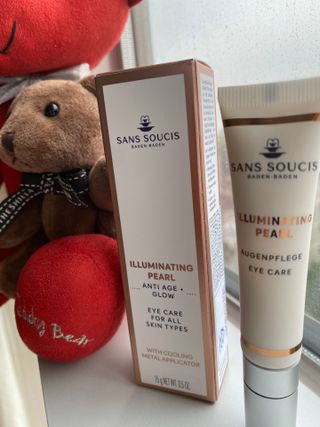 산수시 일루미네이팅 펄 영양 다크서클 스틱 아이 크림 케어 15ml — 5점을 준 리뷰어가 2021년 6월 올린 사용 사진