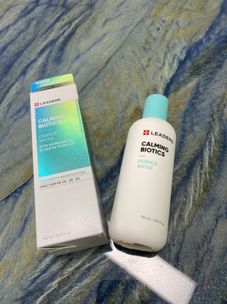 리더스코스메틱 리더스 카밍 바이오틱스 에센스 워터 — 5점을 준 리뷰어가 2021년 8월 올린 사용 사진