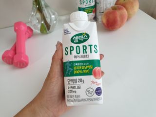 셀렉스스포츠 셀렉스 스포츠 웨이 프로틴 복숭아_ 330ml x 12팩 — 4.5점을 준 리뷰어가 2021년 7월 올린 사용 사진