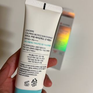 리더스코스메틱 리더스 카밍 바이오틱스 선 에센스 SPF 50+ PA++++ — 5점을 준 리뷰어가 2022년 6월 올린 사용 사진