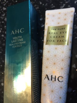 [NEW 탄력유턴 아이크림] AHC 유스 래스팅 리얼 아이크림 포 페이스 — 4.5점을 준 리뷰어가 2021년 2월 올린 사용 사진