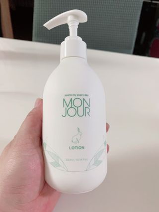 토박스코리아 몽쥬르 유아 로션 300ml — 5점을 준 리뷰어가 2021년 4월 올린 사용 사진
