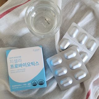 [지셀라] 프로바이오틱스 100억 유산균 보장 (1개월분 / 350mg X 30캡슐) — 5점을 준 리뷰어가 2023년 4월 올린 사용 사진