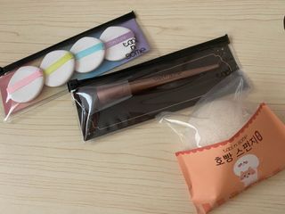 [툴앤썸] 메이크업 브러시로 바르고 호빵 스펀지로 클렌징하는 A-Z 뷰티툴 5종 — 5점을 준 리뷰어가 2021년 2월 올린 사용 사진