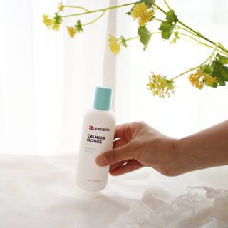리더스코스메틱 리더스 카밍 바이오틱스 에센스 워터 — 5점을 준 리뷰어가 2021년 5월 올린 사용 사진