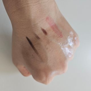 스킨1004 [SKIN1004] 마다가스카르 센텔라 라이트 클렌징 오일 200ml — 5점을 준 리뷰어가 2024년 7월 올린 사용 사진